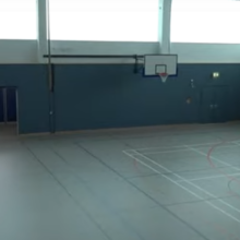 Wir haben eine Turnhalle!